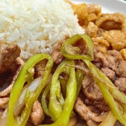 ผัดพริกหยวกราดข้าว.