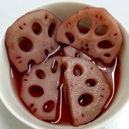 รากบัวต้มน้ำตาล