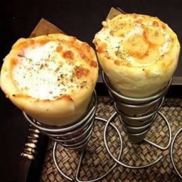 crazy pizza cone พิซซ่าโคน ชีสและชาเจ้าดังสมุทรปราการ พฤกษาอเวนิว