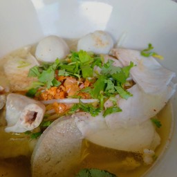 ก๋วยเตี๋ยวหมูน้ำใส