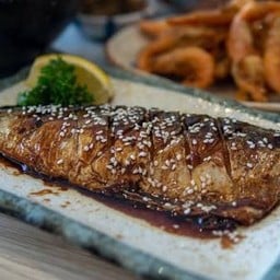 ปลาซาบะย่างราดซอสเทอริยากิ