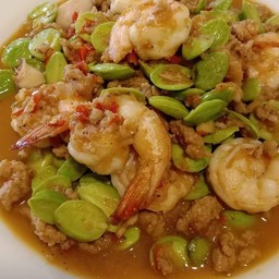 ข้าวผัดกะปิสะตอหมูสามชั้น