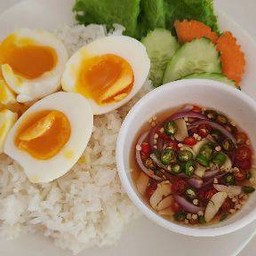 ข้าวไข่ต้มยามมะตูม พริกน้ำปลา