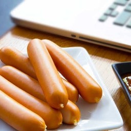 ไส้กรอกไก่ หนังกรอบ