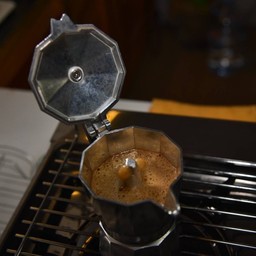 Mcups Slow Bar (เอ็มคัพ) ปู่เจ้า