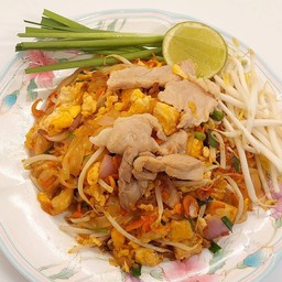 ผัดไทยหมูหมัก