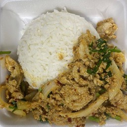 หมูผัดผงกะหรี่  ราดข้าว