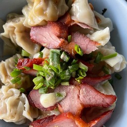 เกี้ยวน้ำใสหมูแดง