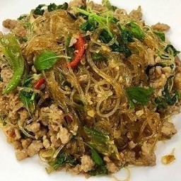 ผัดกะเพราวุ้นเส้น ราดข้าว