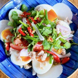 ยำไข่ต้มหมูสับ