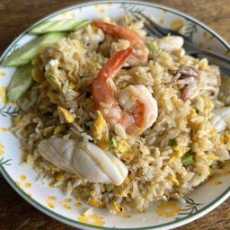 ข้าวผัดทะเล (กุ้ง+ปลาหมึก)