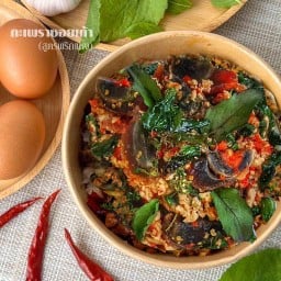 กะเพราซอยเก้า (สูตรพริกแห้ง)