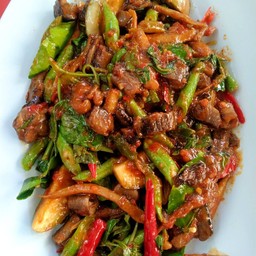 ปลาไหลผัดเผ็ด
