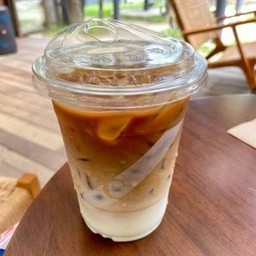 CAFE LATTE (ICED)