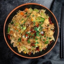 ข้าวผัดหม่าล่าเนื้อสไลด์