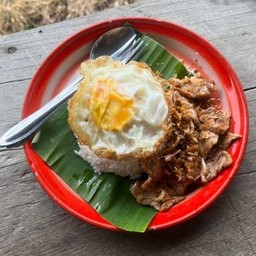 ข้าวเนื้อกระเทียม