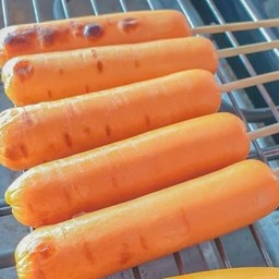 ไส้กรอกหมู ผสมชีส ย่าง