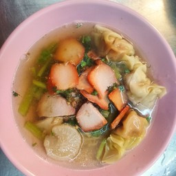 บะหมี่เกี๊ยวหมูแดง