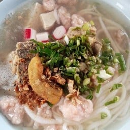 ก๋วยจั๊บกุญแจทองเส้นสด