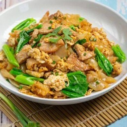 ผัดซีอิ้วเส้นใหญ่