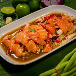 ส้มตำไหลบัวแซลม่อน