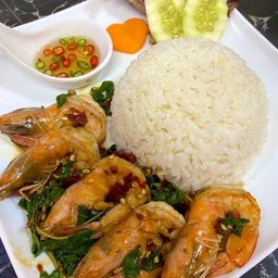 กะเพรา กุ้ง ราดข้าว