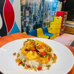 ข้าวกุ้งคั่วพริกเกลือ