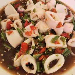 ยำปลาหมึก