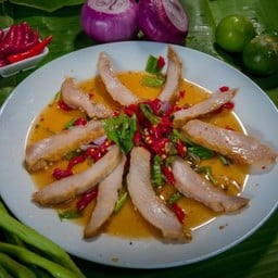 ยำคอหมูย่าง