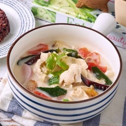 ข้าวไรซ์เบอรี่ + ต้มข่า Tom-Kha Soup