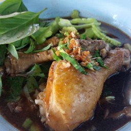 ร้านก๋วยเตี๋ยวไก่แหวกแนว สาขาตลาดริมน้ำ