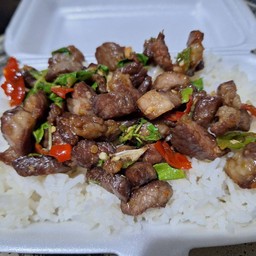 ข้าวกะเพราหมูแดด