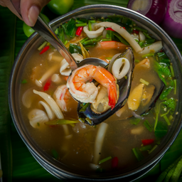 ต้มยำทะเลรวมมิตรน้ำใส