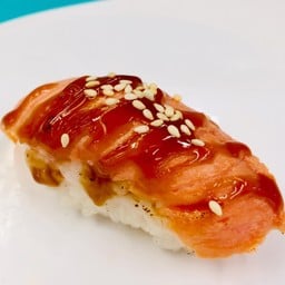 ซูชิแซลมอนเบริ์นซอสมิโซะ