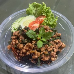 ข้าวกะเพราพริกแห้งหมูสับ