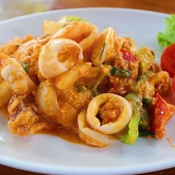 ปลาหมึกผัดไข่เค็ม