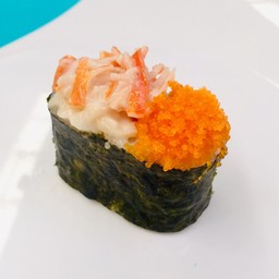 ซูชิทูโทนไข่กุ้งกับสลัดปูอัด