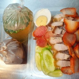 ข้าวหมูแดงหมูกรอบ พิเศษ