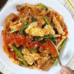 สุกี้แห้ง