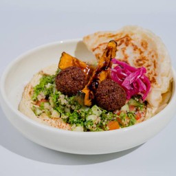 Greek salad hummus bowl(กรีก สลัด ฮุมมุส โบวล์)