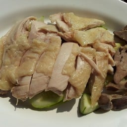 ไก่ตอน  ครึ่ง ตัว