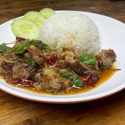 กะเพราขาหมู ราดข้าว