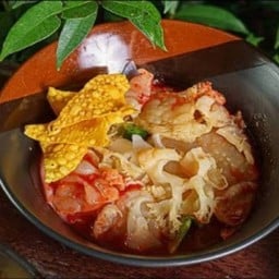 ก๋วยเตี๋ยวเย็นตาโฟแมงกระพรุน เจ๊โบว์(เจ้าเก่าเชียงใหม่)