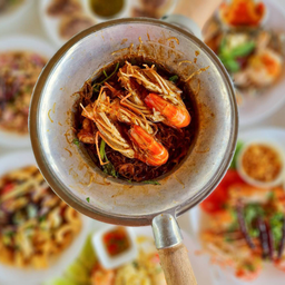 กุ้งอบวุ้นเส้น