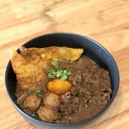 ก๋วยเตี๋ยวเรือเนื้อสไลด์