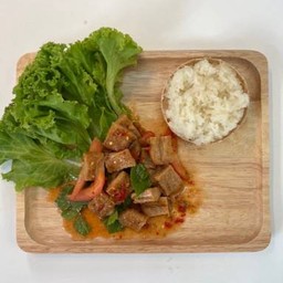 ยำหมูปิ้งกับข้าวเหนียว