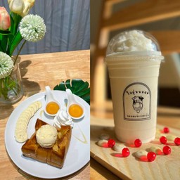 ฮันนี่โทสต์วนิลา + นมสดปั่น