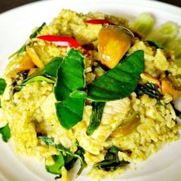 ข้าวผัดแกงเขียวหวาน