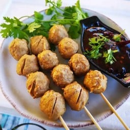 ไอต้าวลูกชิ้นทอด&ของทานเล่น