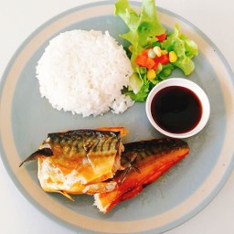 ข้าวสเต็กปลาซาบะย่าง ซอสเทอริยากิ